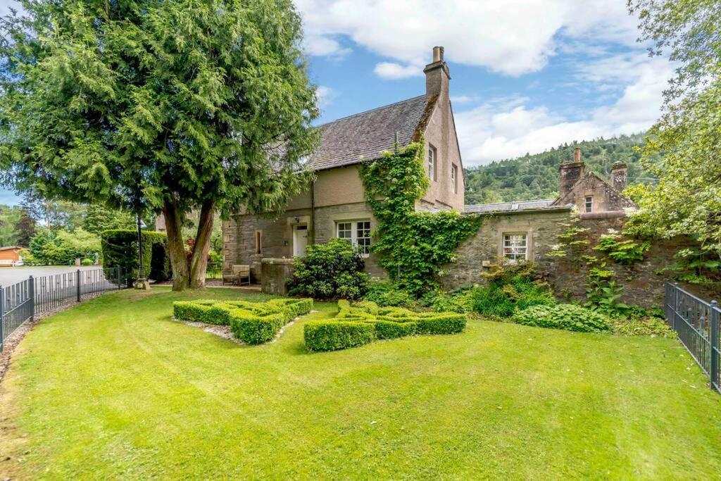 Factors House - A Comfy Cottage In Countryside Park With Wifi And Access To Bar And Pool Perth Exterior photo