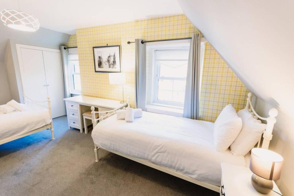 Factors House - A Comfy Cottage In Countryside Park With Wifi And Access To Bar And Pool Perth Exterior photo